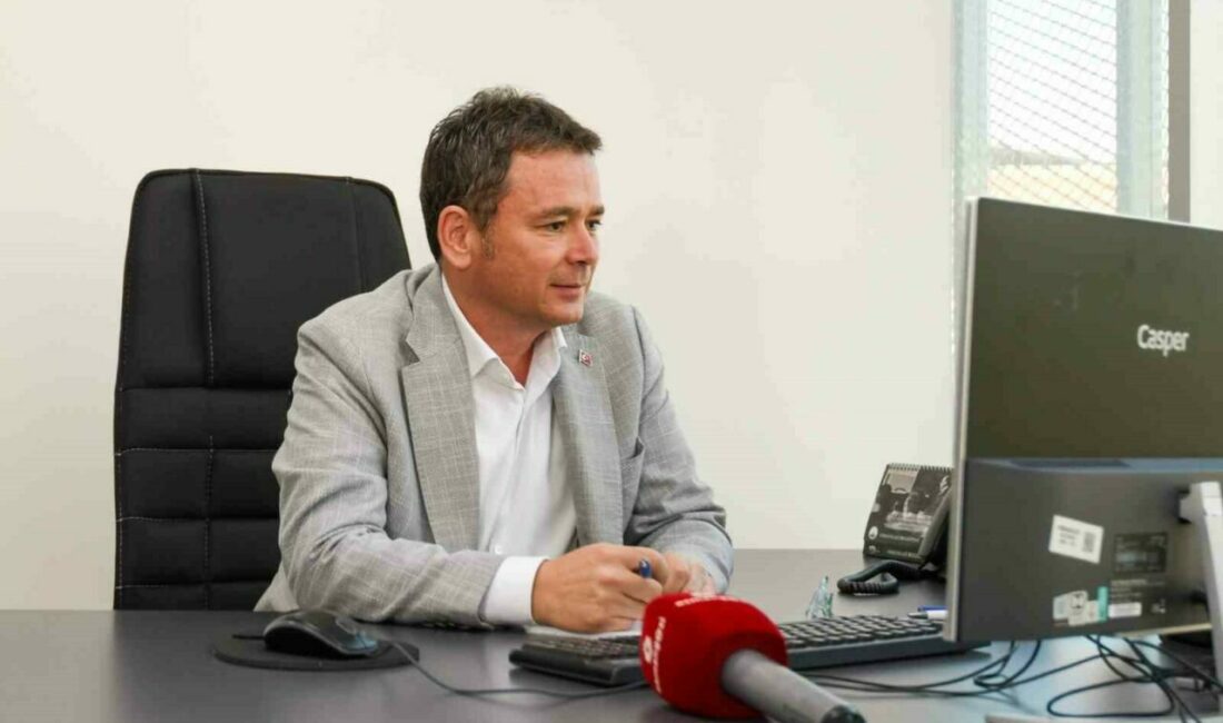 Osmangazi’de vatandaşın sesi doğrudan Başkan Aydın’a ulaşıyor Osmangazi’de yaşayan vatandaşların talep ve beklentilerini doğrudan dinlemek amacıyla telefonun