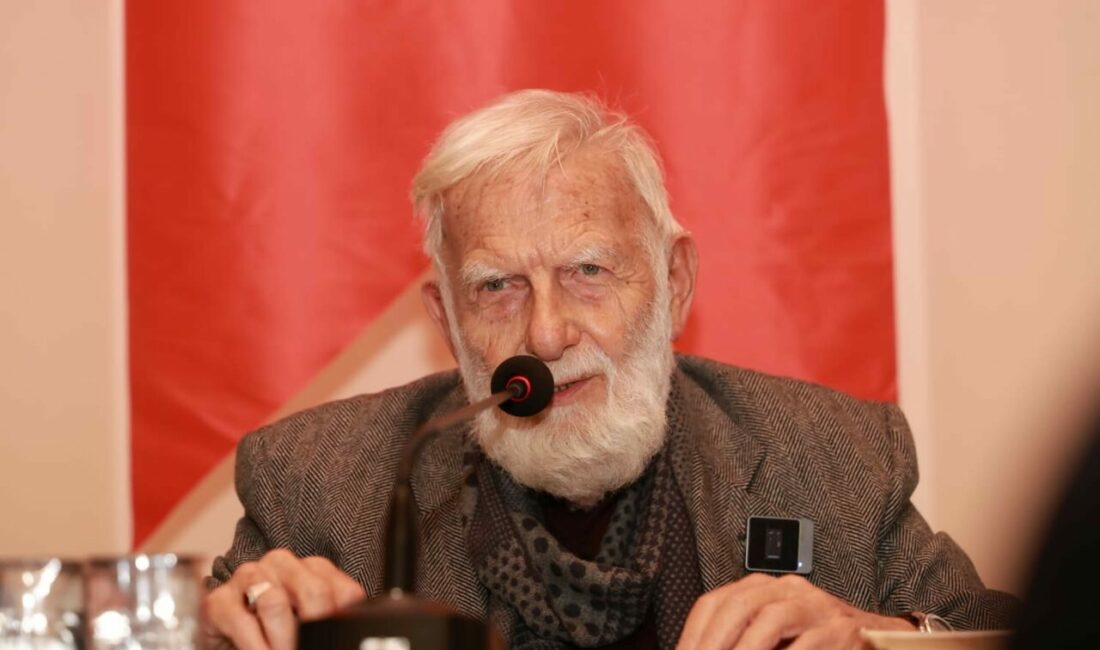 Osmangazi’de Yahya Kemal’in düşünce dünyası ele alındı Osmangazi Belediyesi, Türk edebiyatının önemli isimlerinden Yahya Kemal Beyatlı’nın fikir