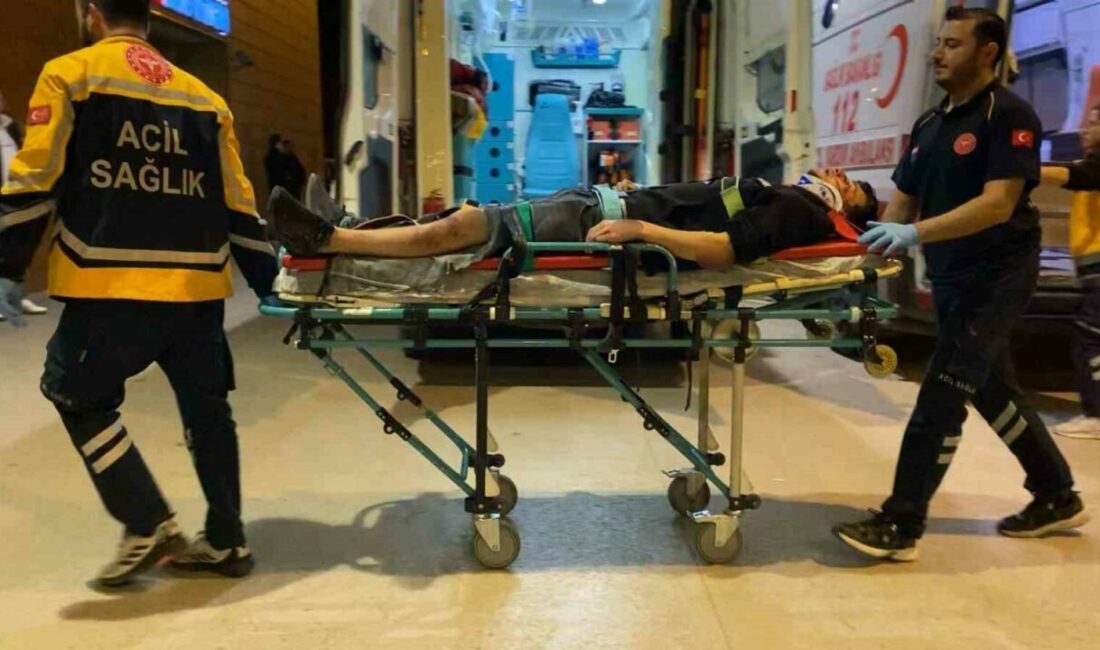 Otomobil ile motosiklet çarpıştı: 2 yaralı Bursa’nın İnegöl ilçesinde otomobil ile çarpışan motosiklet savrularak park halindeki