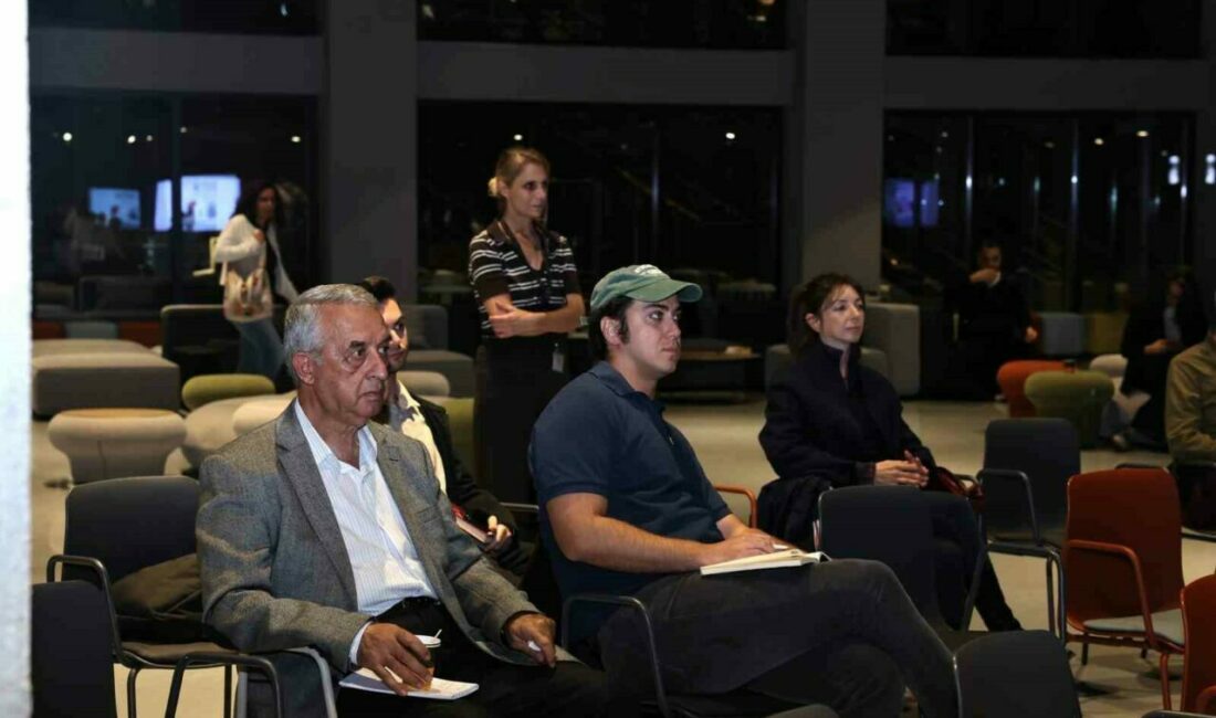 Pancar Deposu’nda “Küratörlüğün 5N1K’sı” söyleşi dizisi başladı Nilüfer Belediyesi’nin Pancar Deposu’nda başlattığı yeni söyleşi dizisi “Küratörlüğün 5N1K’sı”