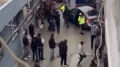 Bursa’da sivil trafik ekiplerinin dur ihtarına uymayan otomobil kaçmaya başladı.