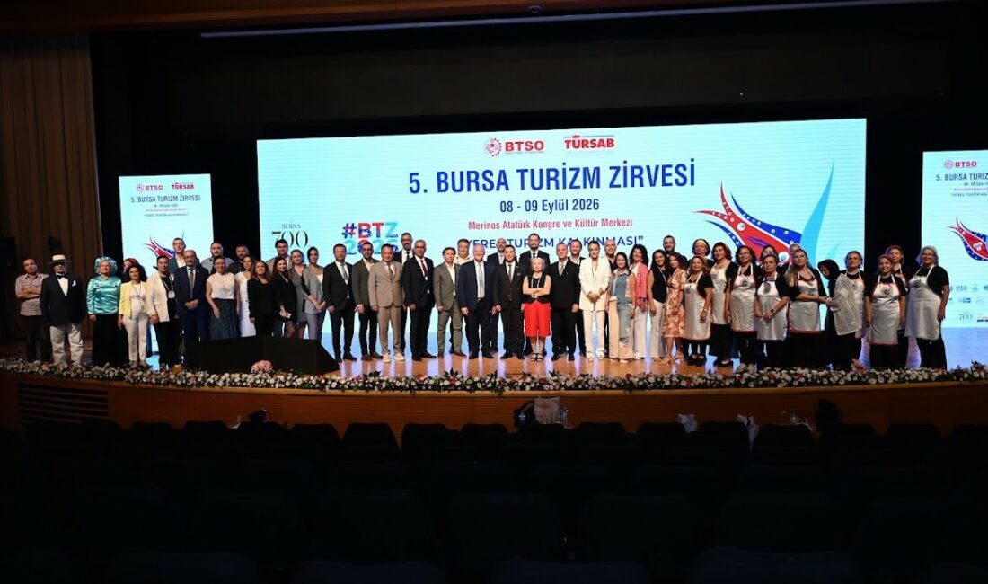 Turizmde büyümenin formülü Bursa’da konuşuldu: “Altyapı yoksa turizm de olmuyor” Bursa Turizm Zirvesi’nde konuşan TÜRSAB Yönetim Kurulu Üyesi Hamit Kuk,