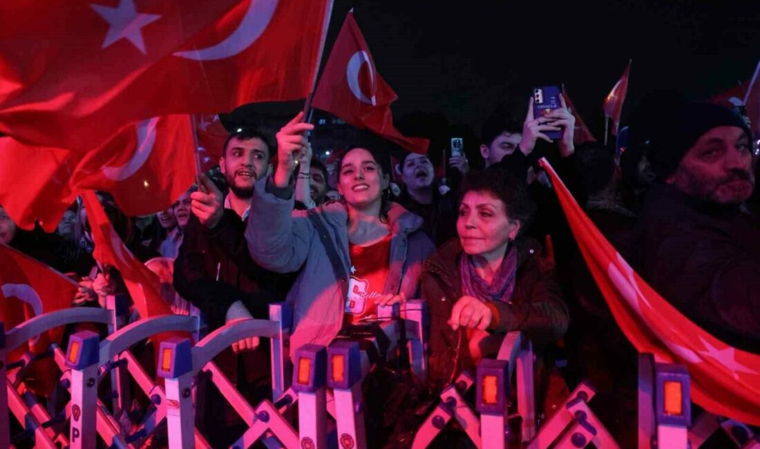 Yağmura rağmen Bursa’da Cumhuriyet coşkusu dinmedi Bursa Büyükşehir Belediyesi, 29 Ekim Cumhuriyet Bayramı’nın 103’üncü yıl dönümü