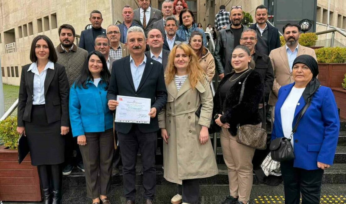 Yeni Parti Bursa İl Başkanı Yeşiltaş mazbatasını aldı Bursa’da yapılan kongrenin ardından yönetimini de belirleyen Yeni Parti Bursa