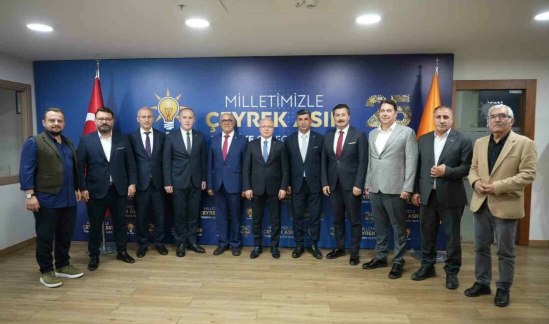 Yenişehir’de iki meclis üyesi daha Ak Parti saflarına katıldı Yenişehir Belediyes Meclisi’nde bağımsız olarak görevlerini sürdüren Yalçın Ede ve