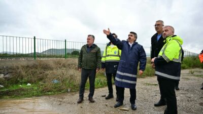 Yıldırım Belediyesi, sağanak yağışın ardından meydana gelen olumsuzlukları ortadan kaldırmak