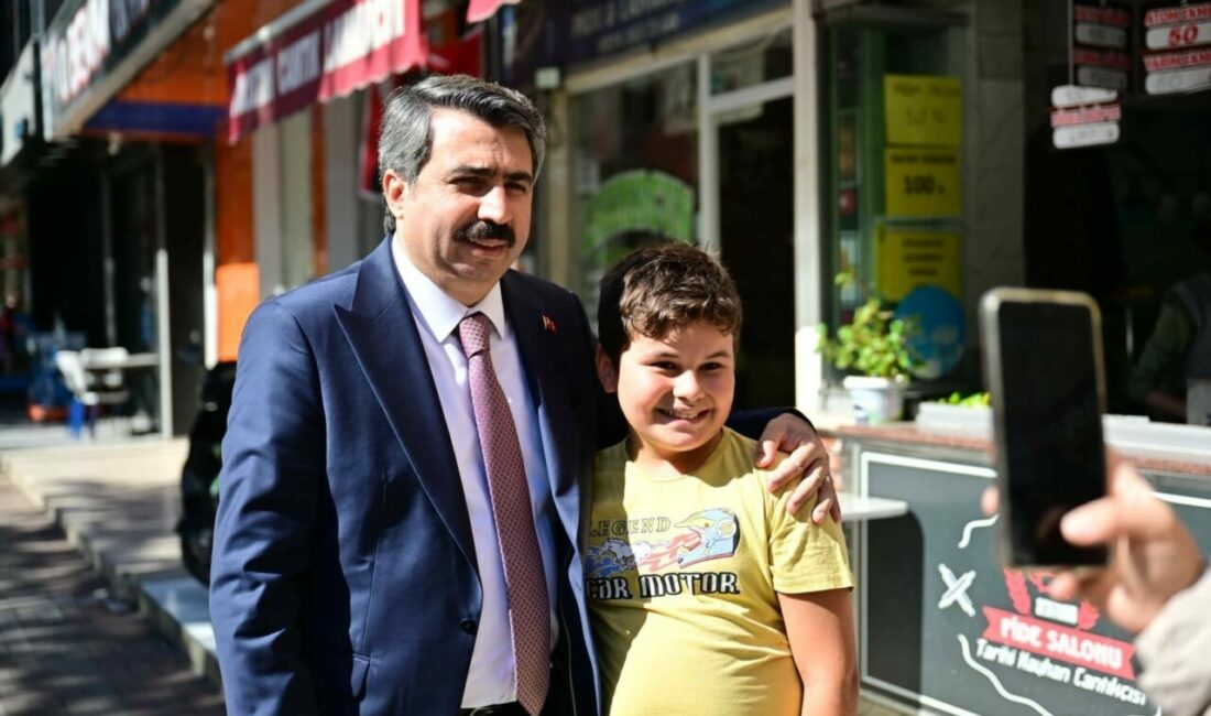 Yıldırım Belediye Başkanı Oktay Yılmaz, Teyyareci Mehmet Ali Caddesi esnafıyla