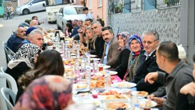 Piremir Mahallesi’nde kadınların kahvaltı davetini geri çevirmeyen Yıldırım Belediye Başkanı